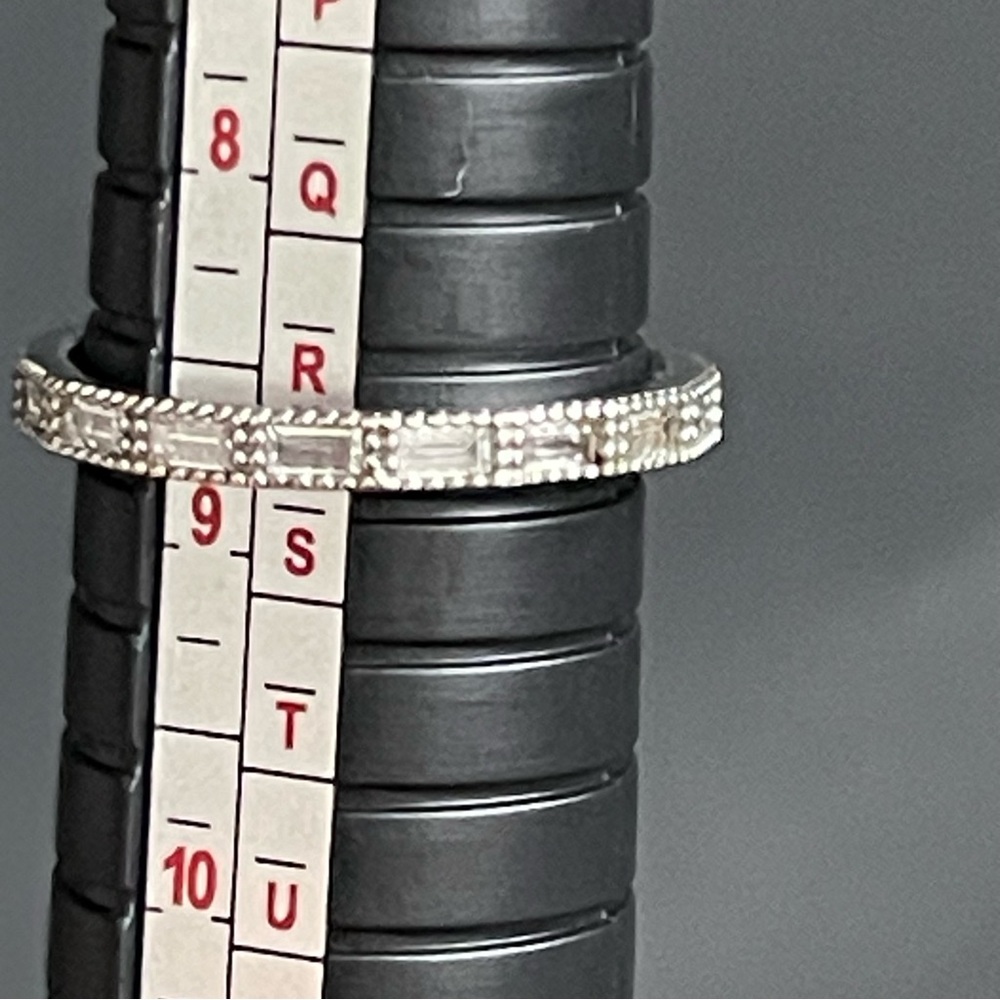 925 Sterling Silver Band Ring  Size 8 Wedding Bride Style - Picture 7 of 8